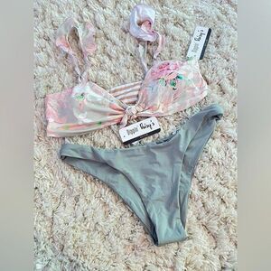 Nwt Dippin’ Daisy’s ruffle floral knot tie gray pink bikini set
